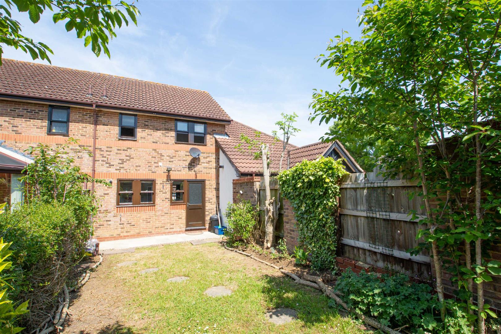 Boxberry Gardens, Walnut Tree, Milton Keynes